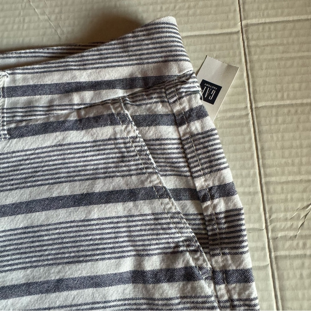 Gap Women’s size 14 shorts - Picture 7 of 8